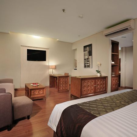 Aston Tanjung City Hotel Extérieur photo
