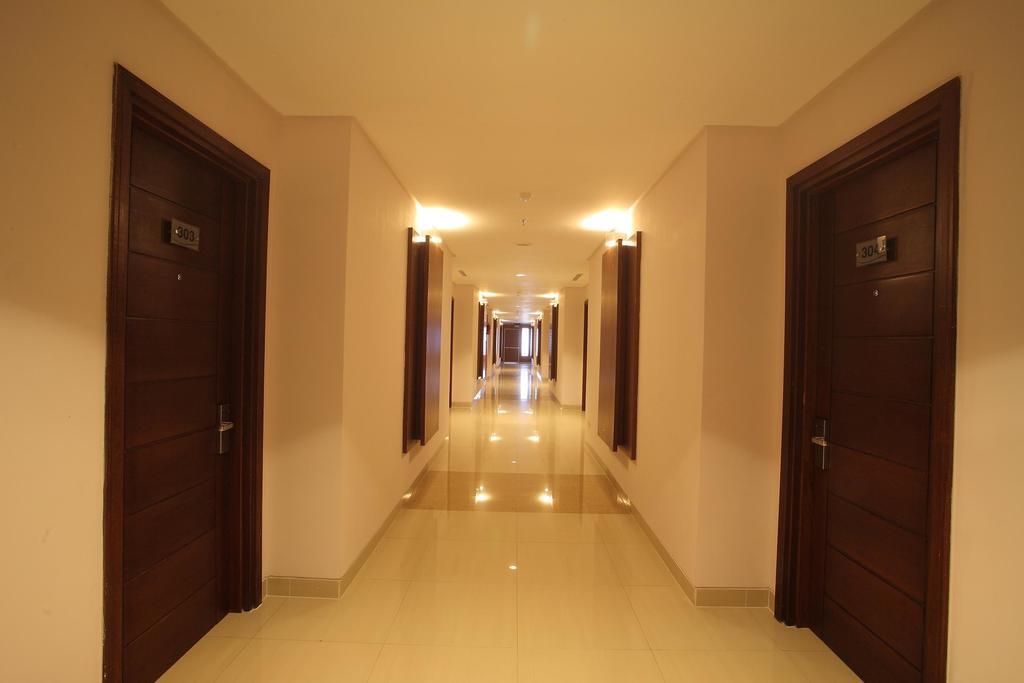 Aston Tanjung City Hotel Extérieur photo