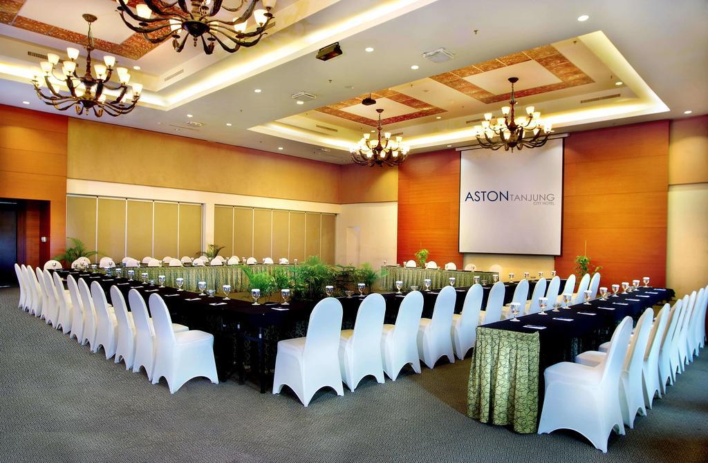 Aston Tanjung City Hotel Extérieur photo