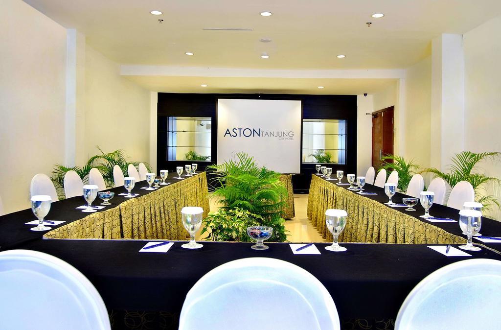 Aston Tanjung City Hotel Extérieur photo