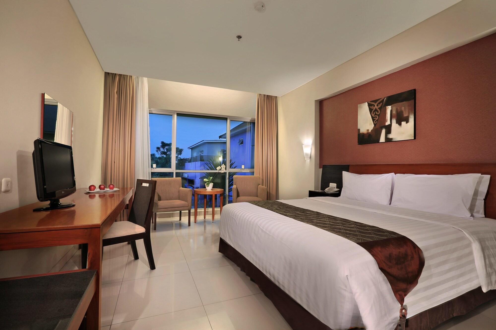 Aston Tanjung City Hotel Extérieur photo