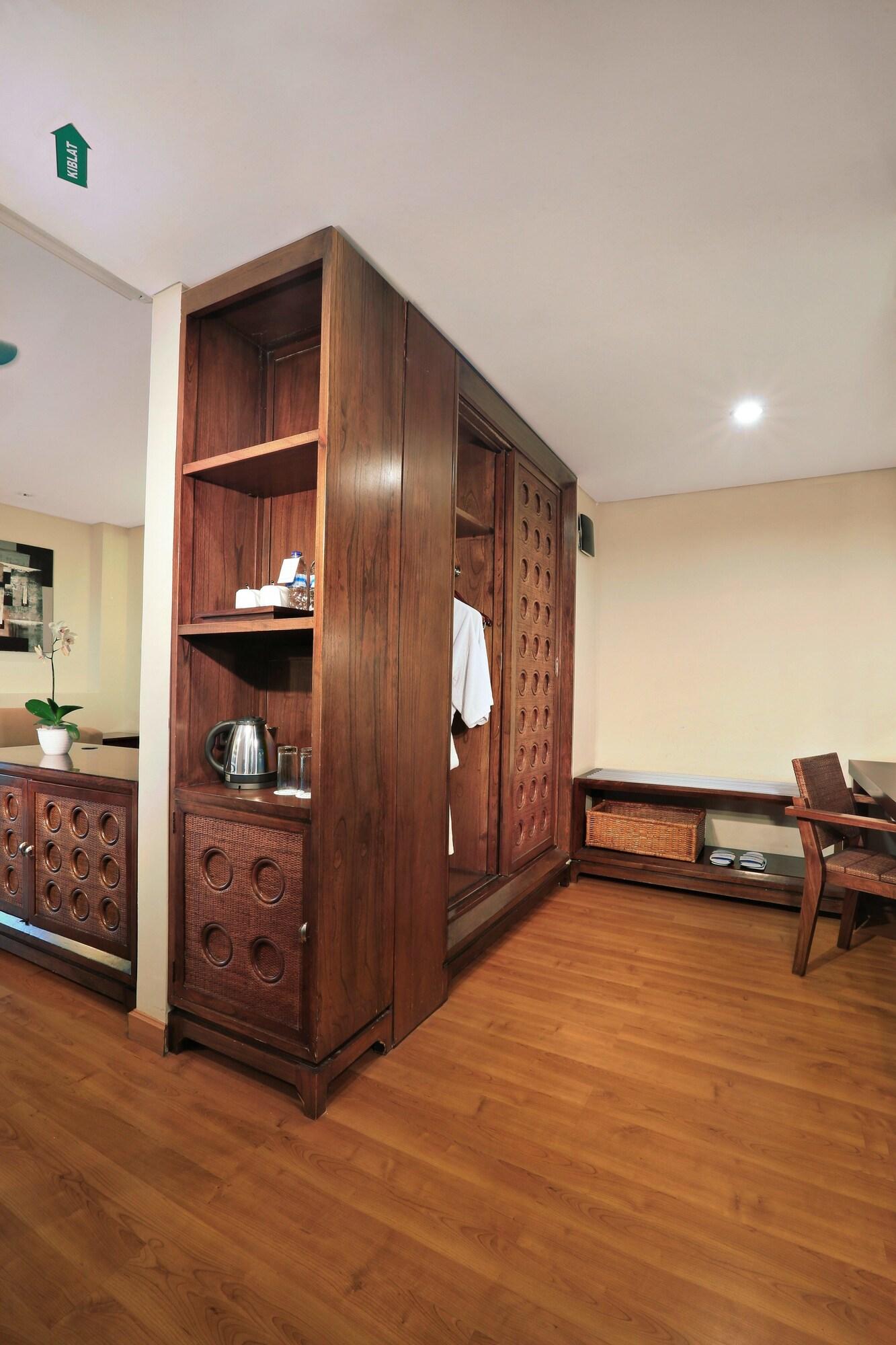 Aston Tanjung City Hotel Extérieur photo