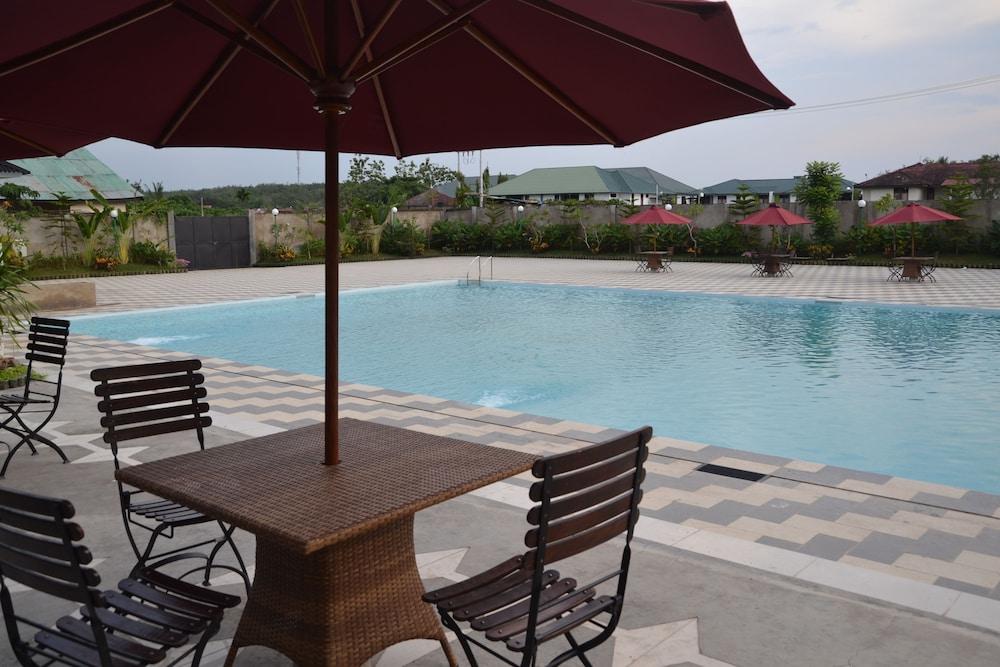 Aston Tanjung City Hotel Extérieur photo