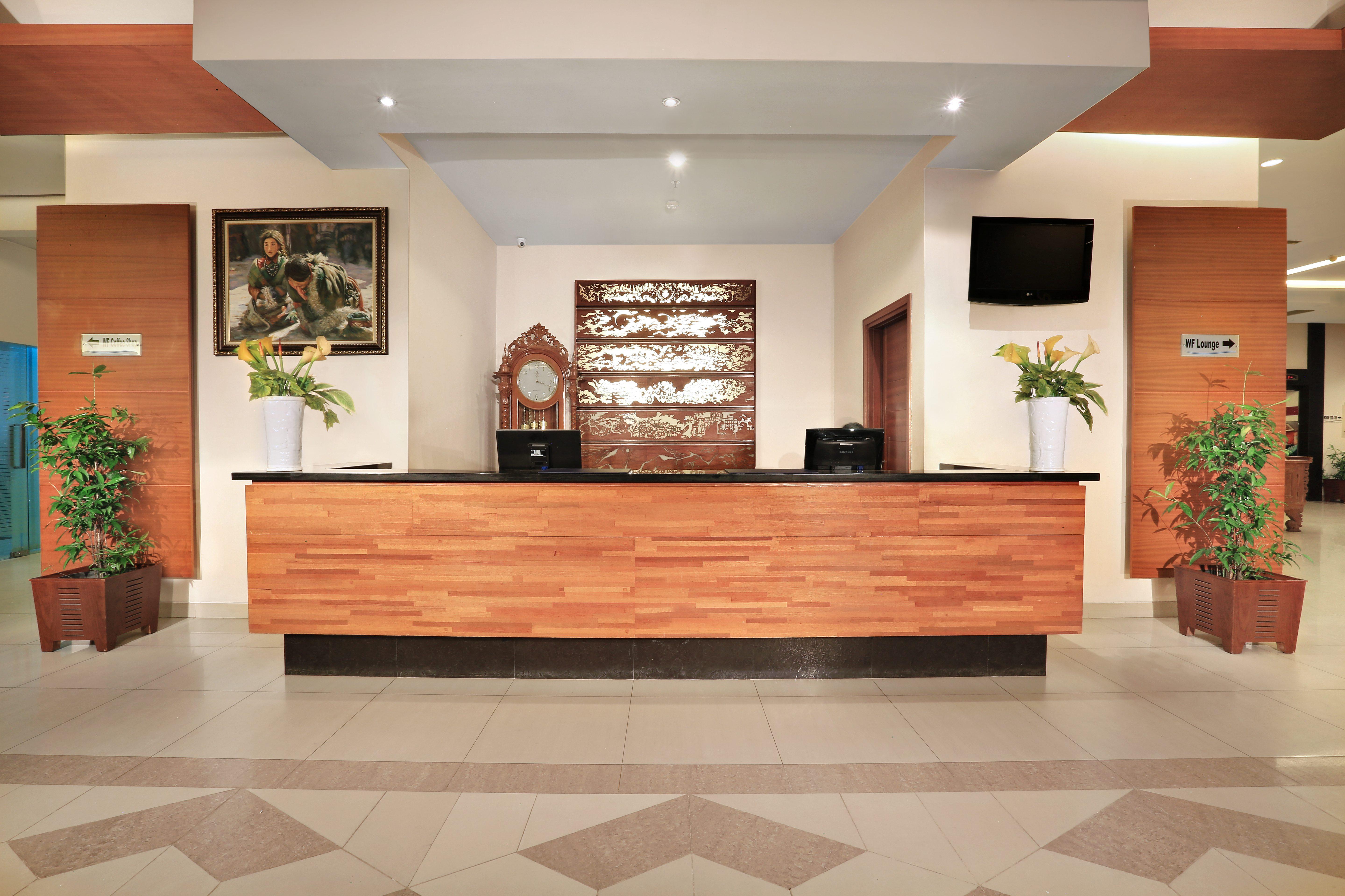 Aston Tanjung City Hotel Extérieur photo