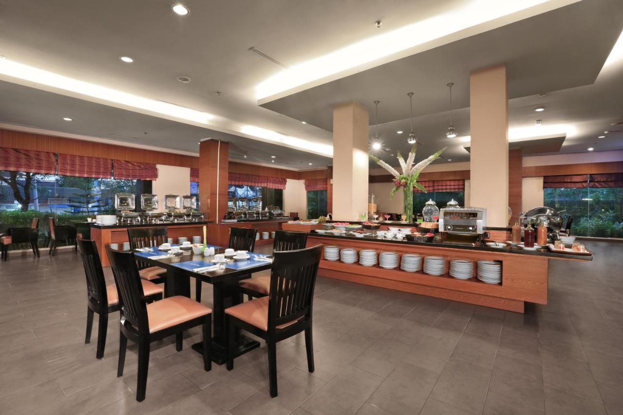 Aston Tanjung City Hotel Extérieur photo